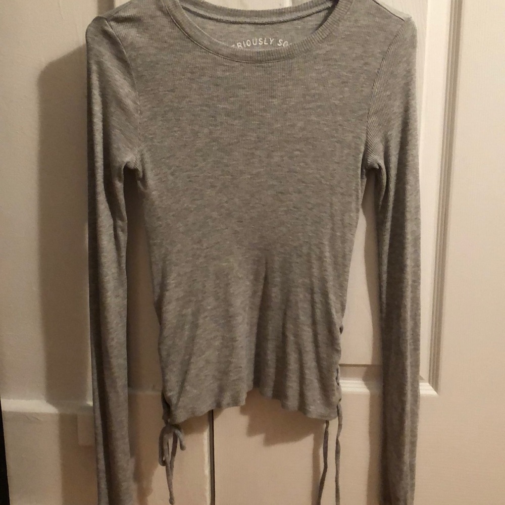 Aeropostale gray top